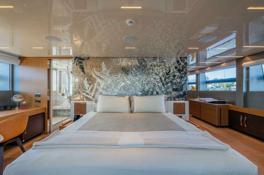 SoFi VI 120ft Sanlorenzo Yacht For Sale
