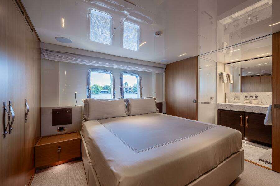 SoFi VI 120ft Sanlorenzo Yacht For Sale