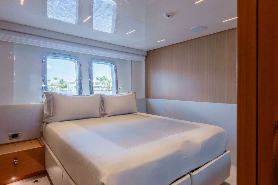 SoFi VI 120ft Sanlorenzo Yacht For Sale