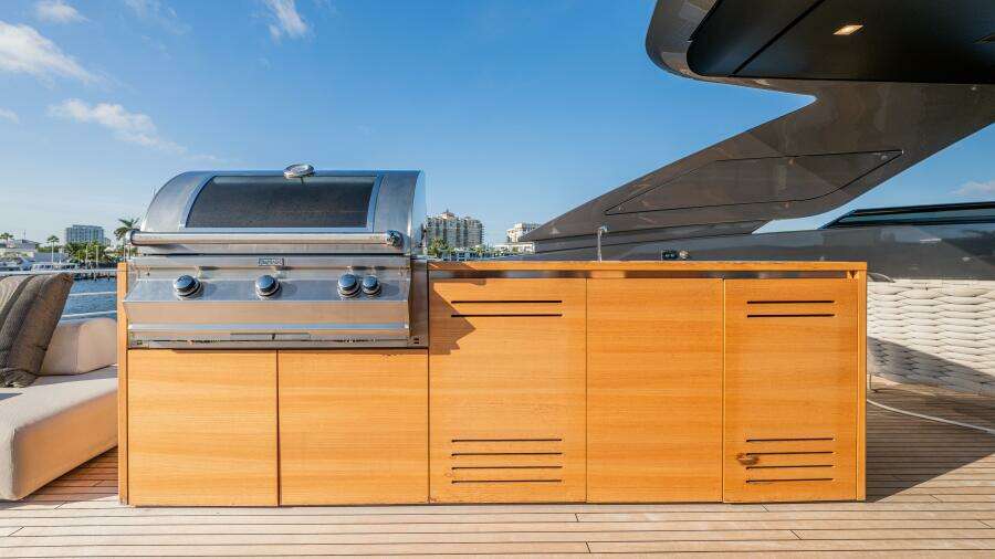 SoFi VI 120ft Sanlorenzo Yacht For Sale