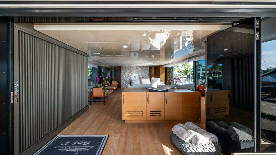 SoFi VI 120ft Sanlorenzo Yacht For Sale