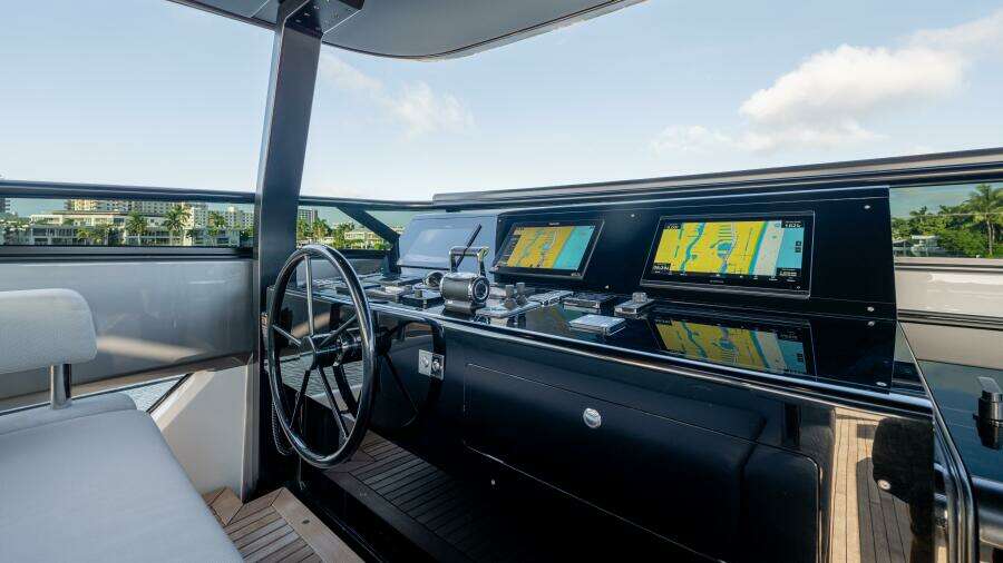 SoFi VI 120ft Sanlorenzo Yacht For Sale
