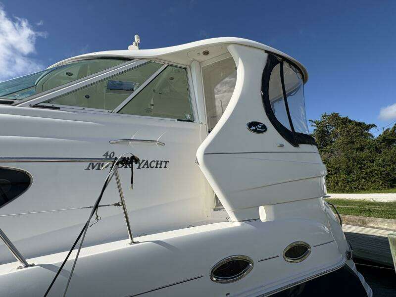 Inconspicuous  40ft Sea Ray Yacht For Sale