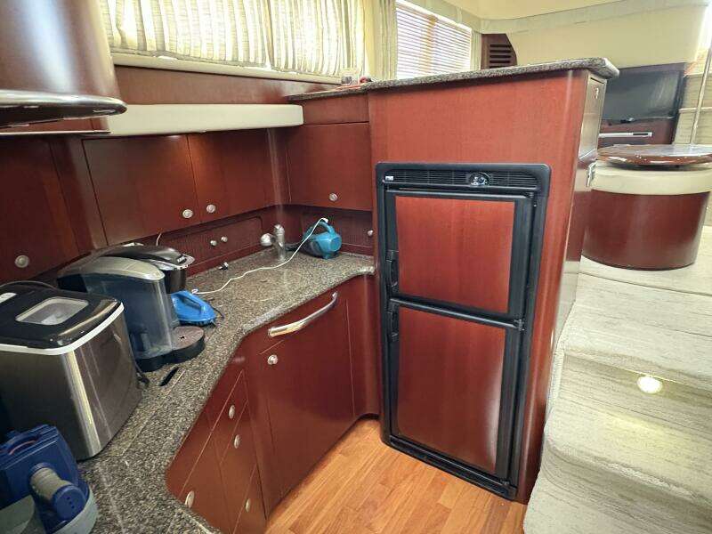 Inconspicuous  40ft Sea Ray Yacht For Sale