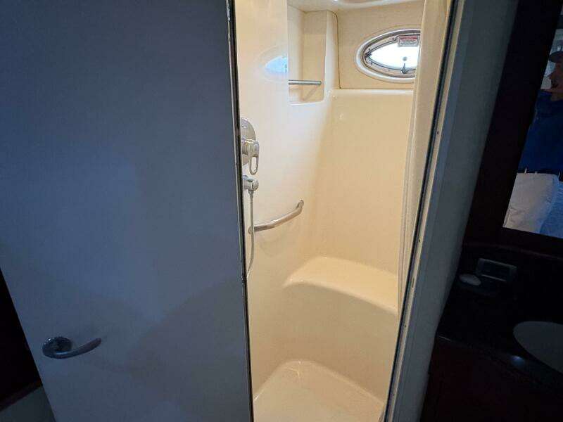Inconspicuous  40ft Sea Ray Yacht For Sale