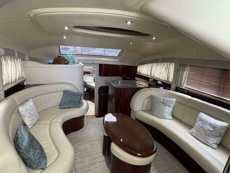 Inconspicuous  40ft Sea Ray Yacht For Sale