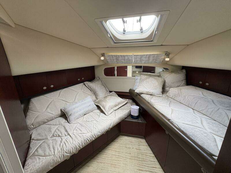Inconspicuous  40ft Sea Ray Yacht For Sale