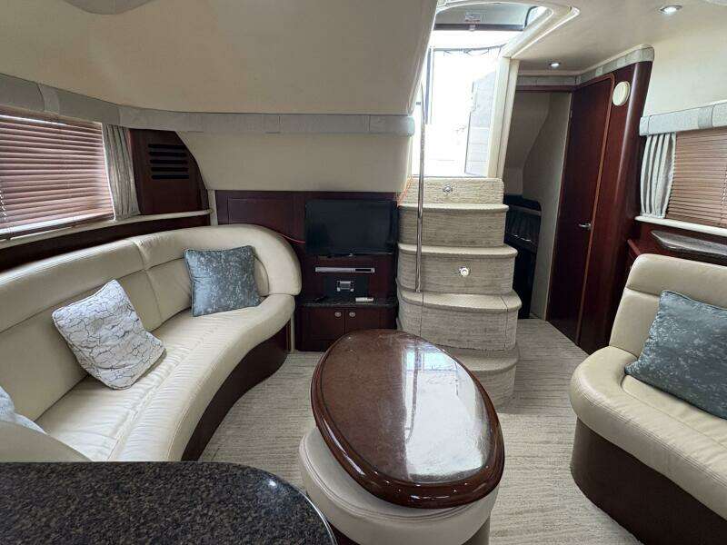Inconspicuous  40ft Sea Ray Yacht For Sale
