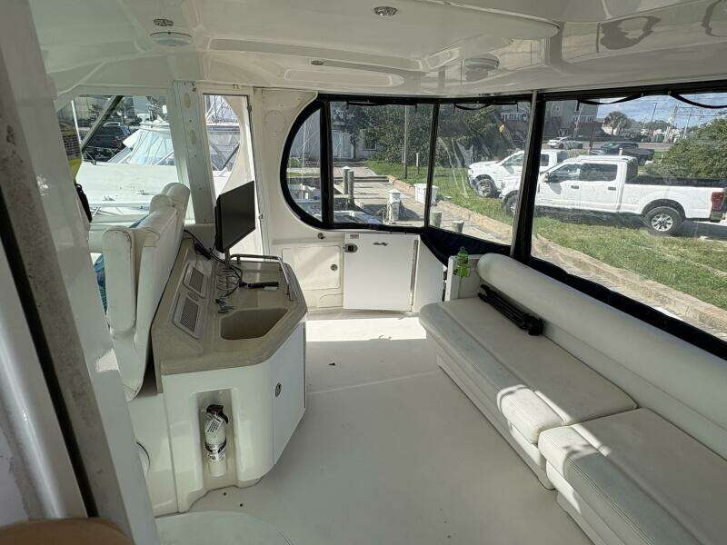 Inconspicuous  40ft Sea Ray Yacht For Sale