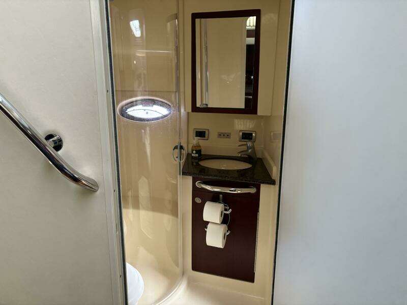 Inconspicuous  40ft Sea Ray Yacht For Sale