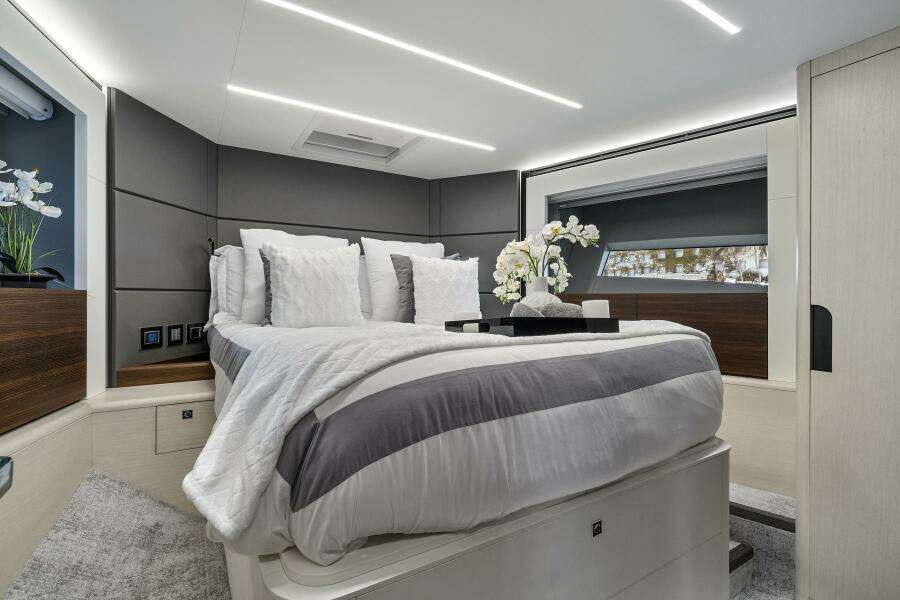 Smile 66ft Astondoa Yacht For Sale