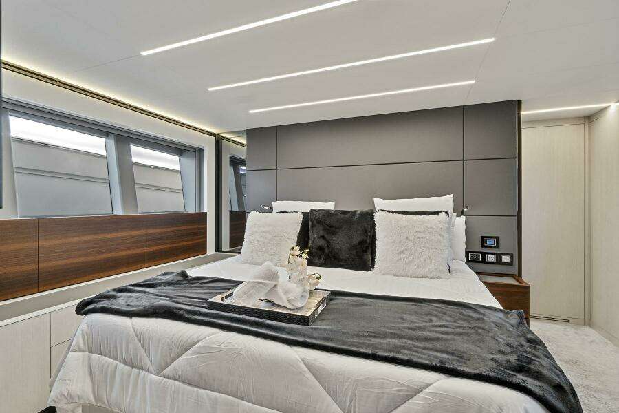 Smile 66ft Astondoa Yacht For Sale