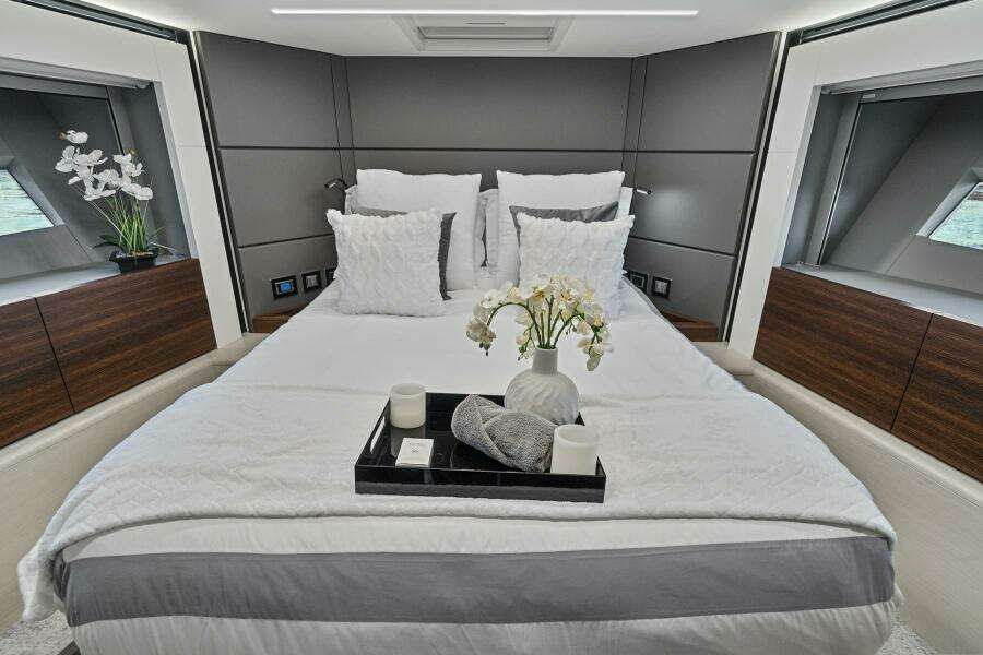 Smile 66ft Astondoa Yacht For Sale