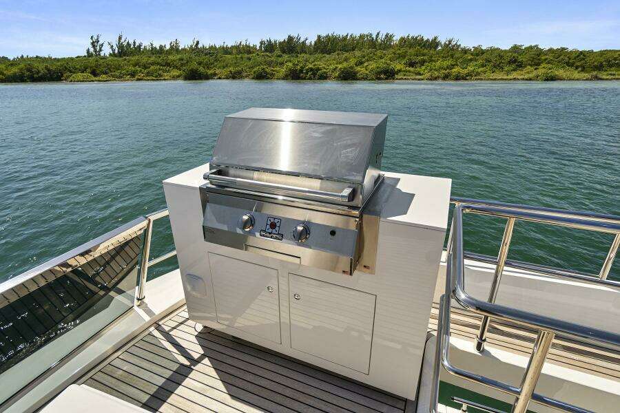 Smile 66ft Astondoa Yacht For Sale