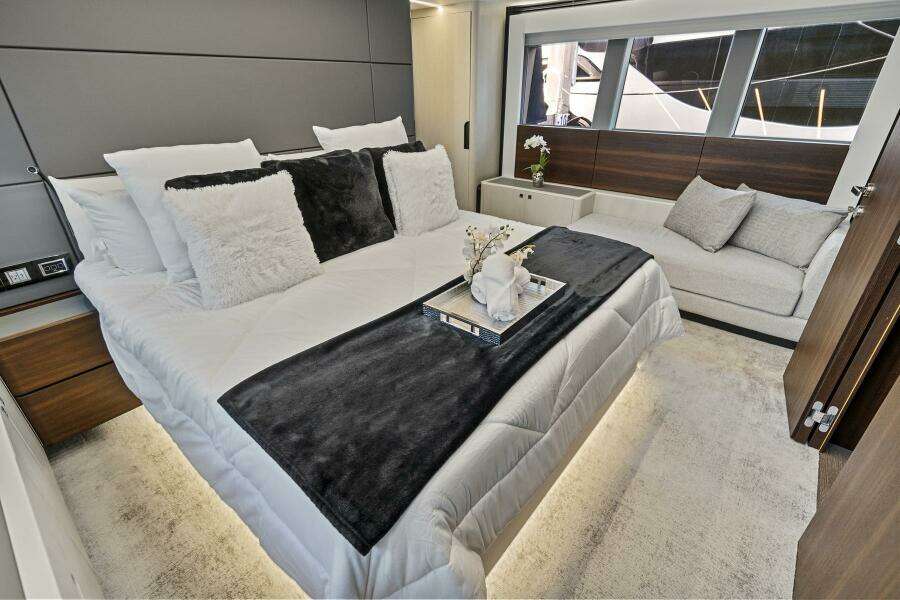 Smile 66ft Astondoa Yacht For Sale