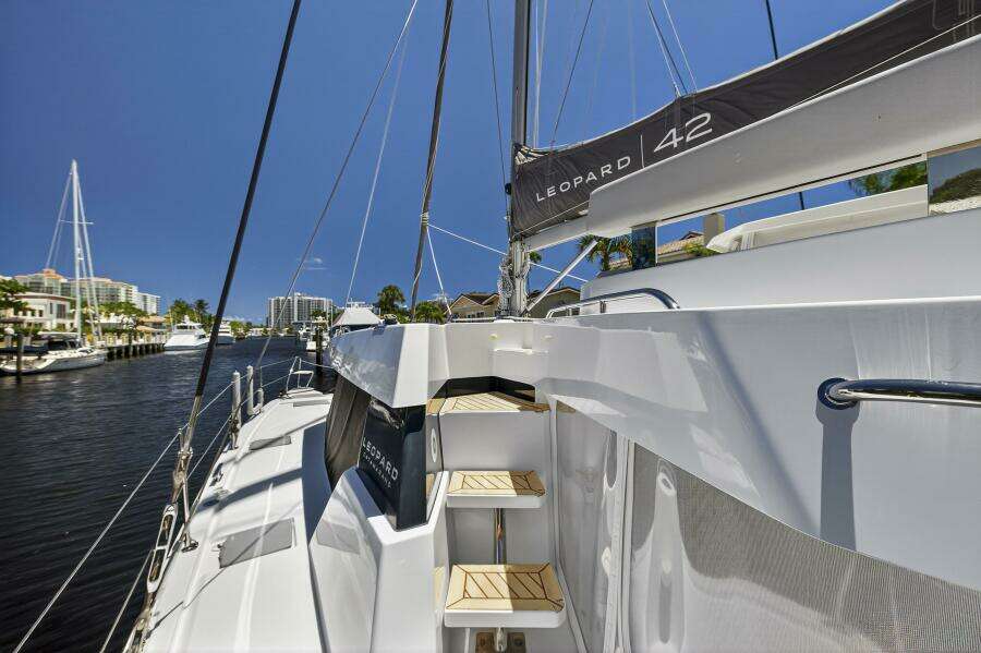 42ft Leopard Yacht For Sale