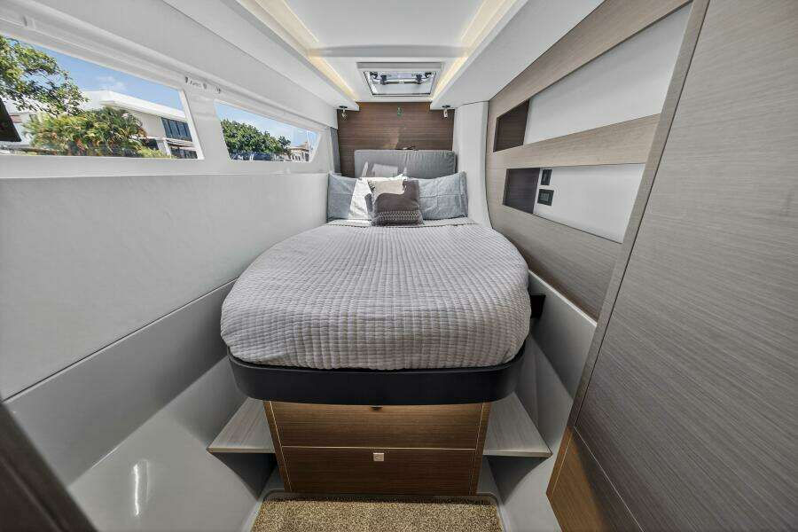 42ft Leopard Yacht For Sale