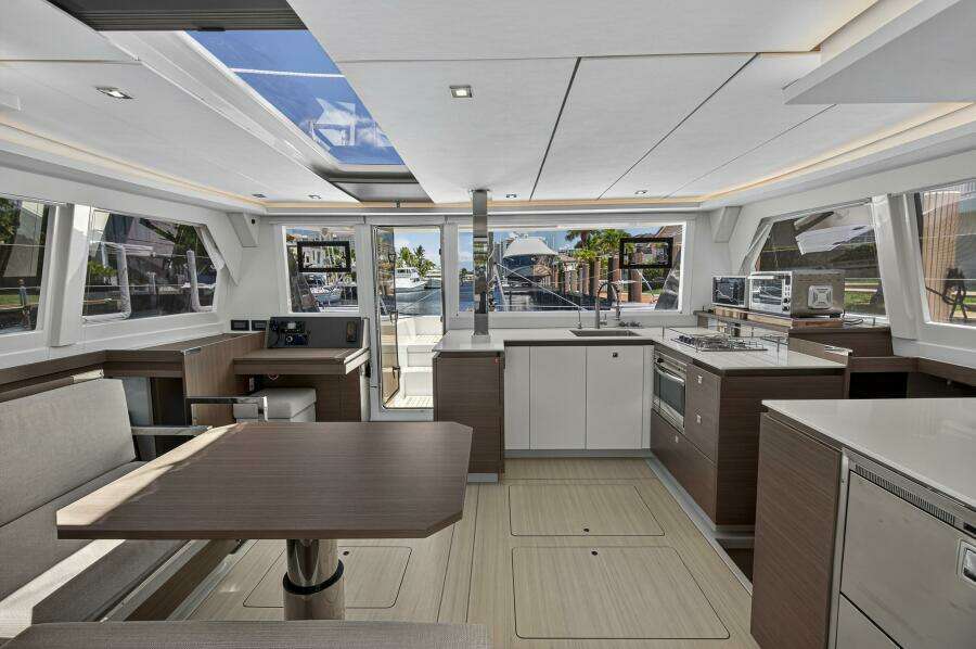 42ft Leopard Yacht For Sale