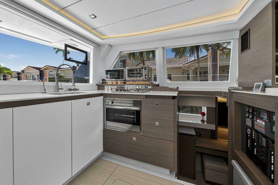 42ft Leopard Yacht For Sale