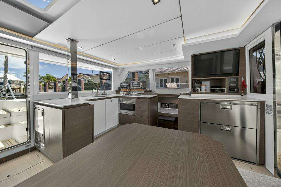 42ft Leopard Yacht For Sale