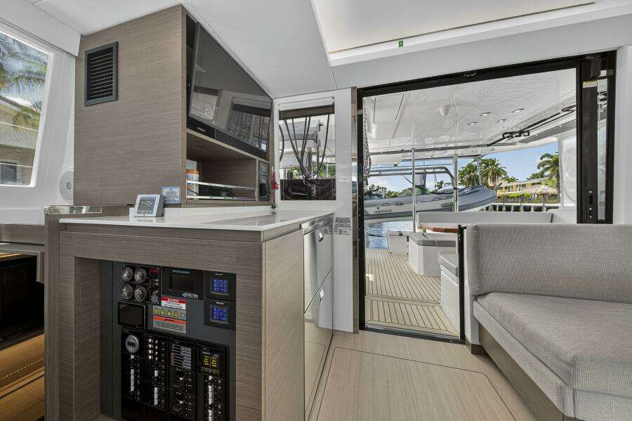 42ft Leopard Yacht For Sale
