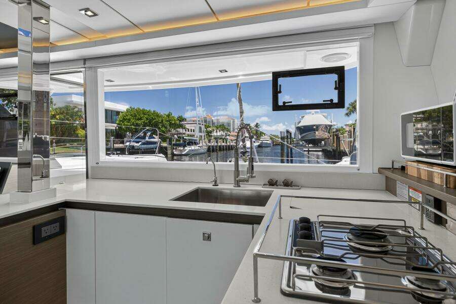 42ft Leopard Yacht For Sale