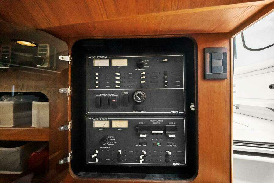 Pura Vida 31ft Tiara Yachts Yacht For Sale