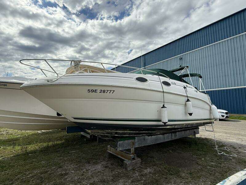 24ft Sea Ray Yacht For Sale
