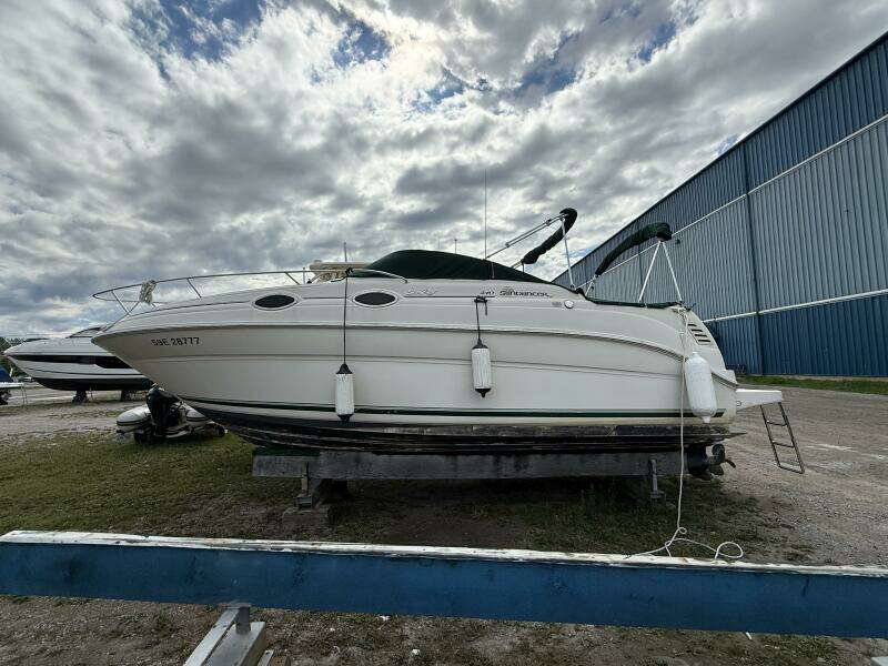 24ft Sea Ray Yacht For Sale