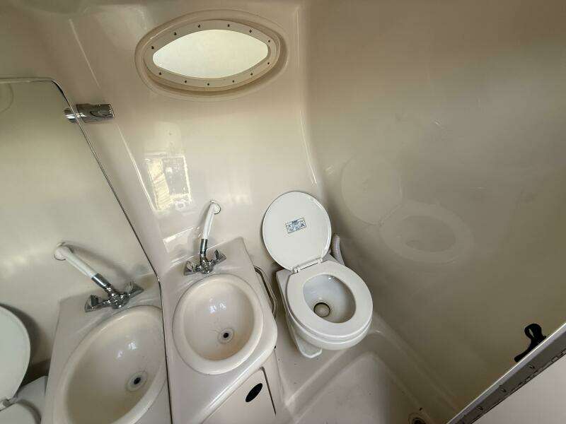 24ft Sea Ray Yacht For Sale