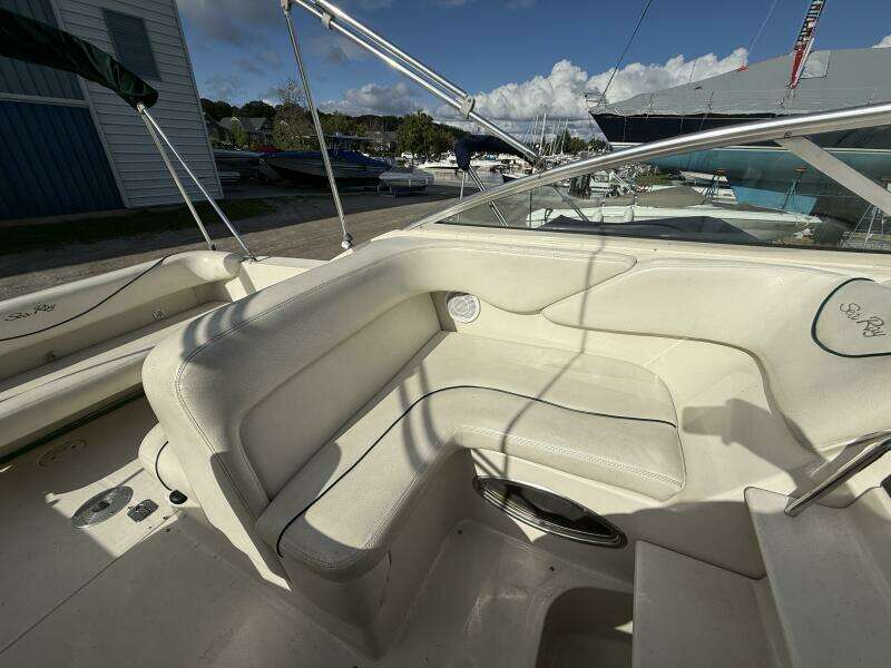 24ft Sea Ray Yacht For Sale