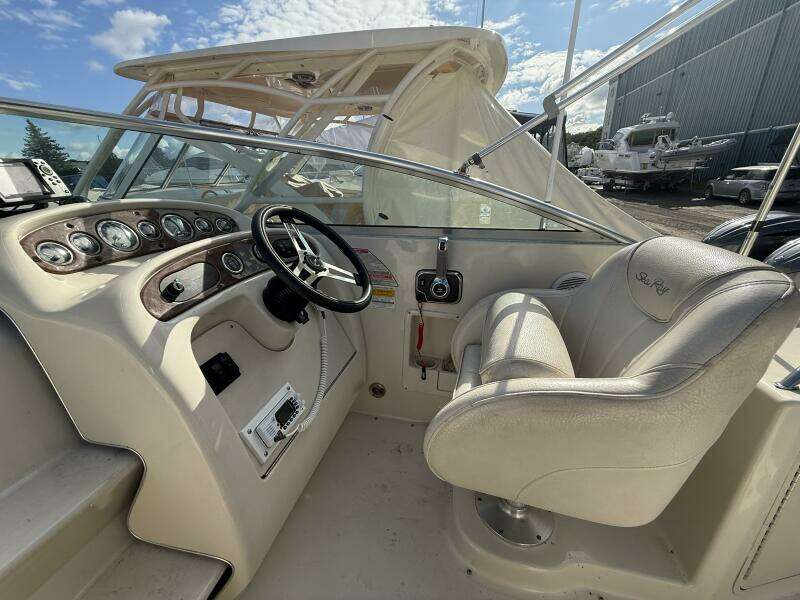 24ft Sea Ray Yacht For Sale