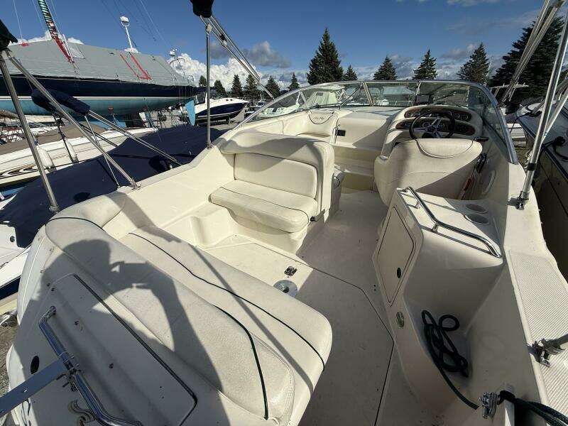 24ft Sea Ray Yacht For Sale