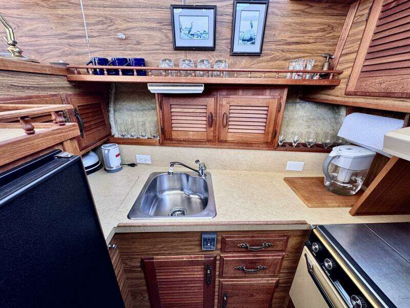 34ft Tollycraft Yacht For Sale