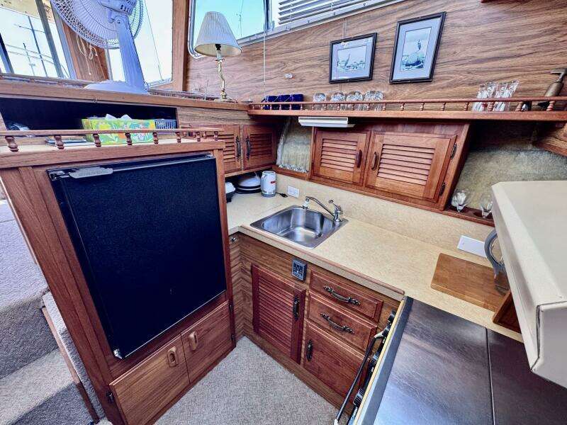 34ft Tollycraft Yacht For Sale