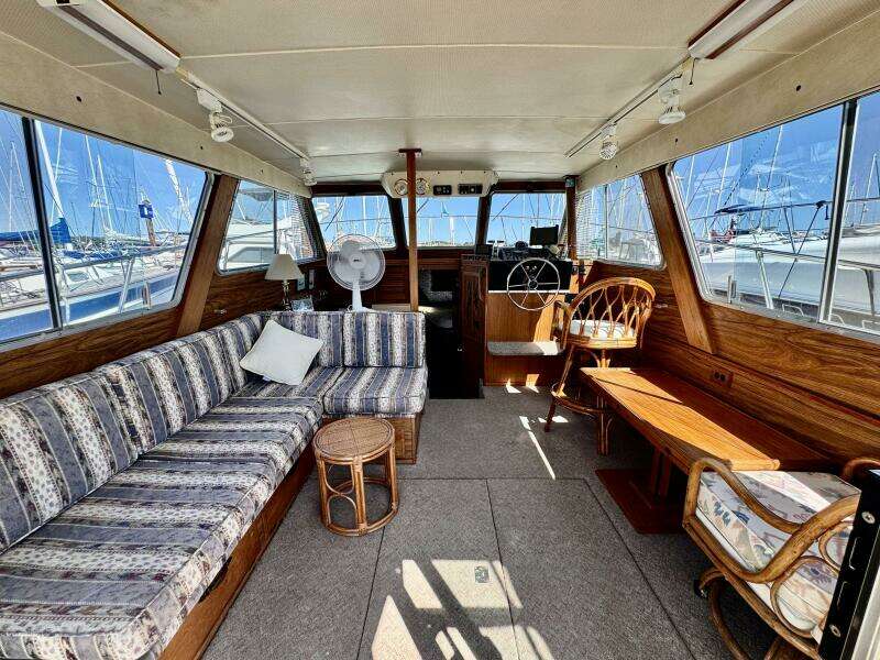 34ft Tollycraft Yacht For Sale