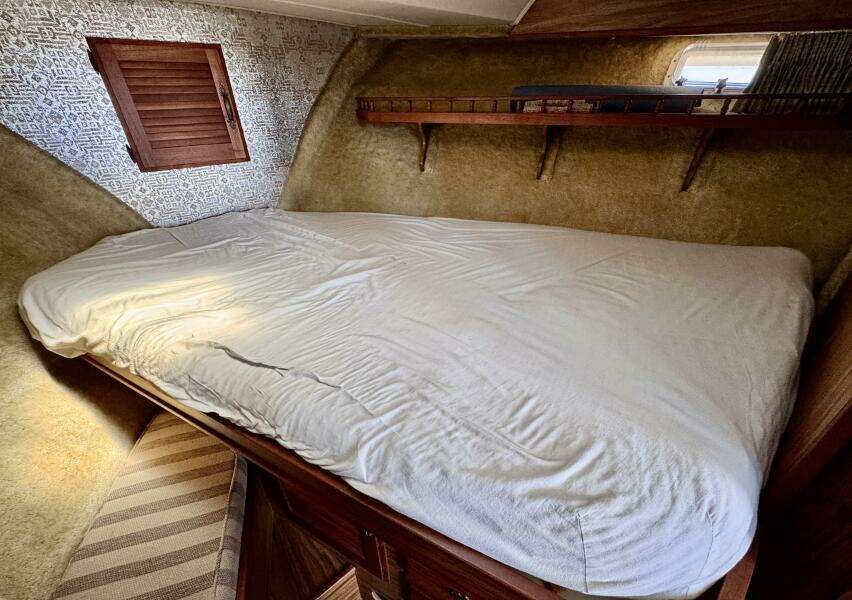 34ft Tollycraft Yacht For Sale