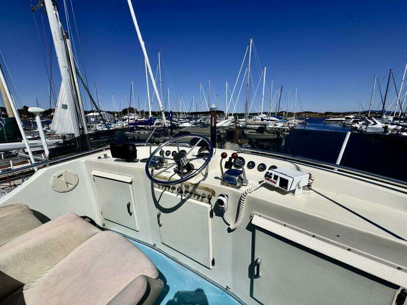 34ft Tollycraft Yacht For Sale