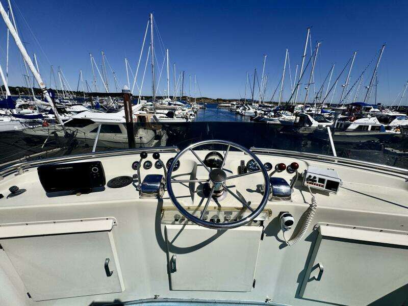 34ft Tollycraft Yacht For Sale