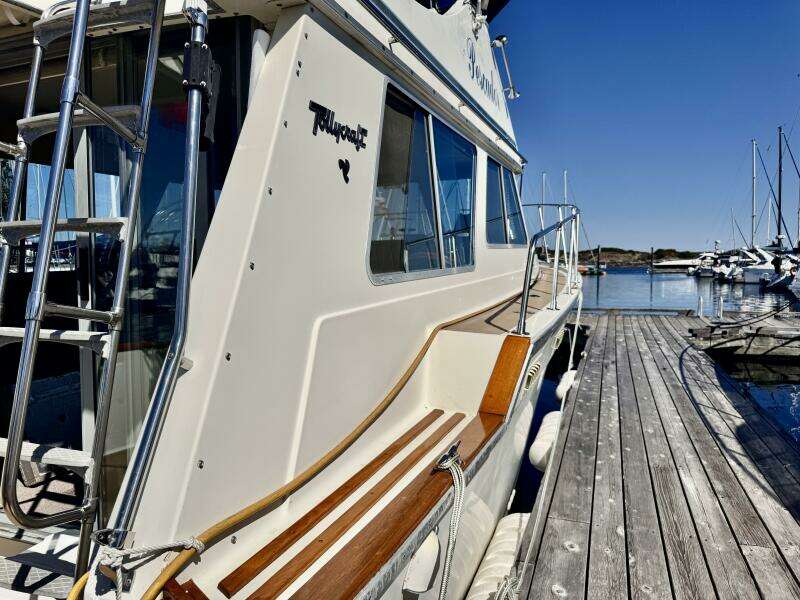 34ft Tollycraft Yacht For Sale