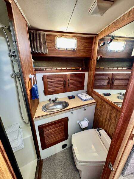 34ft Tollycraft Yacht For Sale