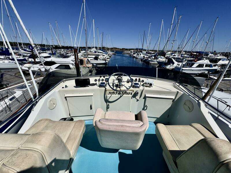 34ft Tollycraft Yacht For Sale