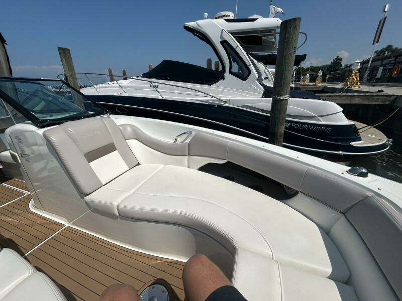 30ft Sea Ray Yacht For Sale