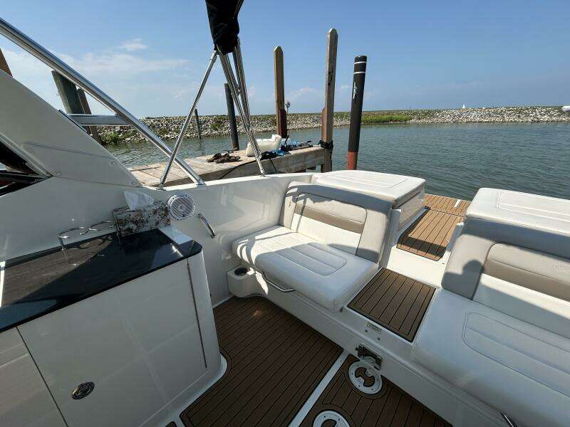 30ft Sea Ray Yacht For Sale