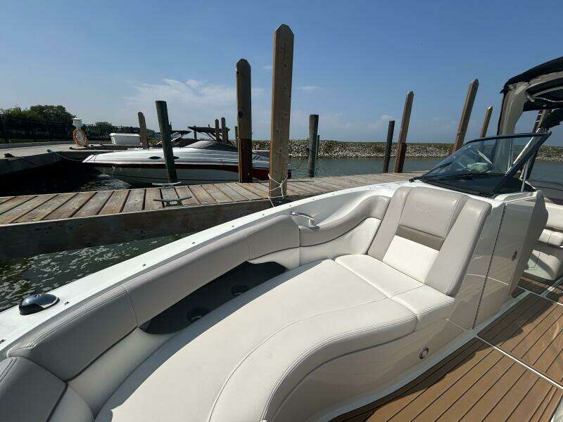 30ft Sea Ray Yacht For Sale