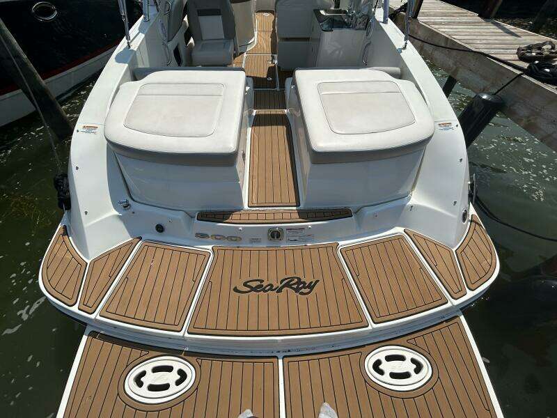 30ft Sea Ray Yacht For Sale