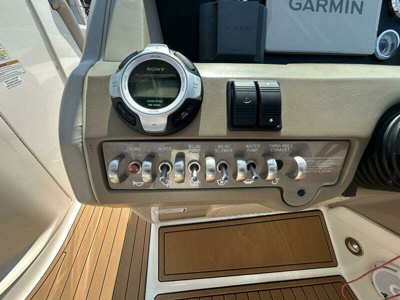 30ft Sea Ray Yacht For Sale