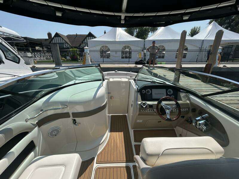 30ft Sea Ray Yacht For Sale