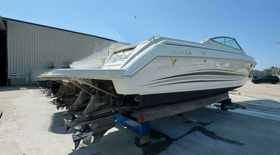 33ft Formula Yacht For Sale
