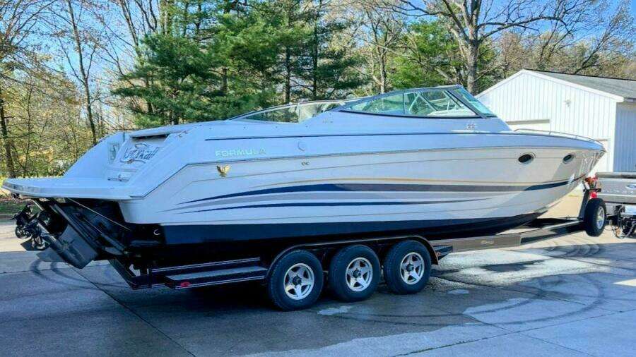 33ft Formula Yacht For Sale